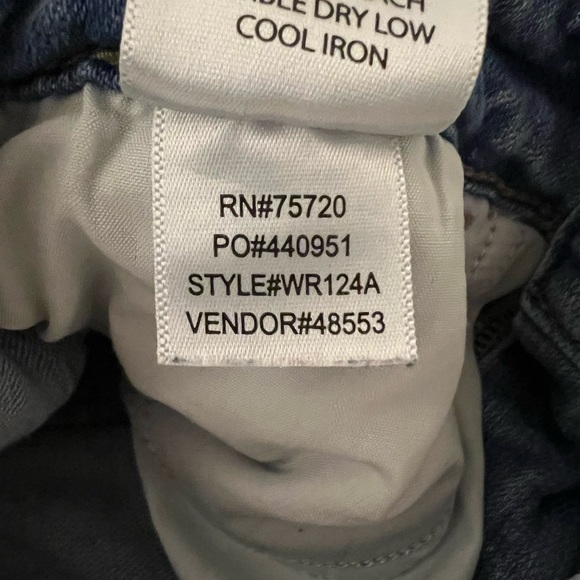 Buckle Willow and Root The Mom Fit Jeans - Picture 4 of 4